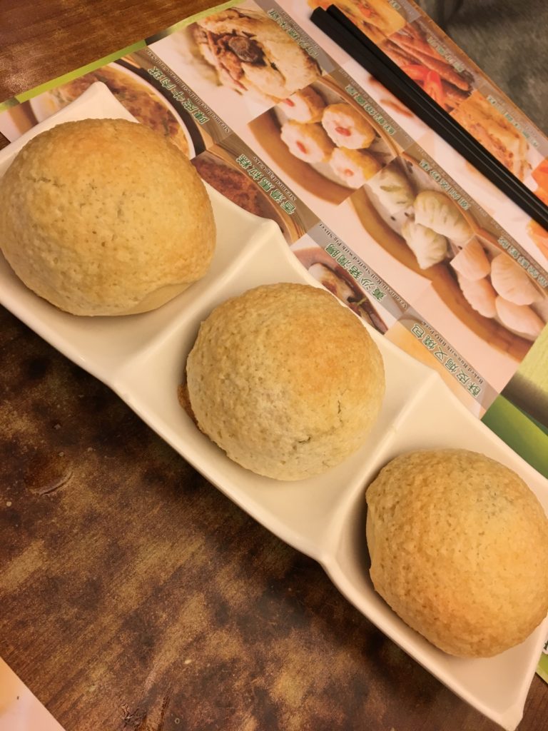 香港 添好運點心專門店 メニュー チャーシュー入りメロンパン