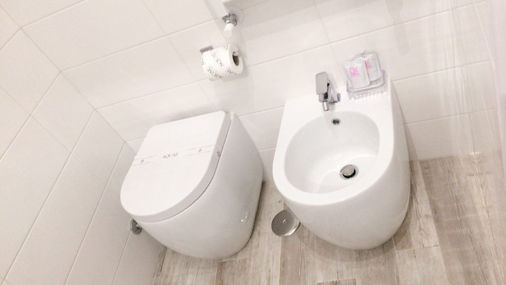 フィウミチーノ albis アルビス トイレ ウォシュレット