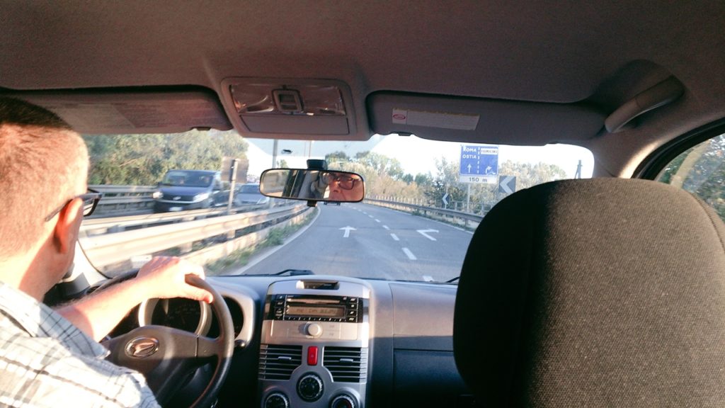 フィウミチーノ ホテル 送迎