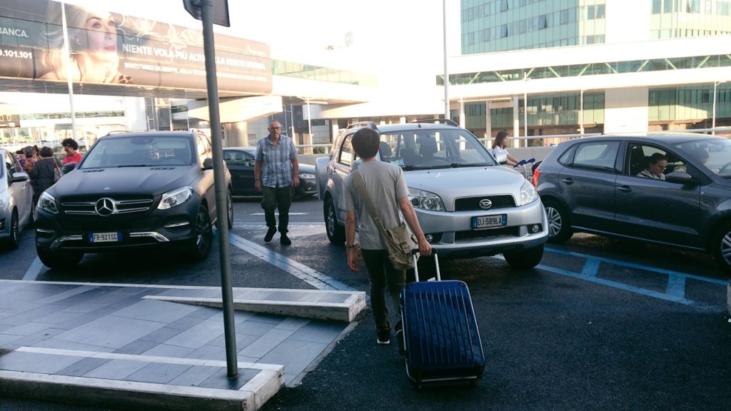 送迎 アルビス 車