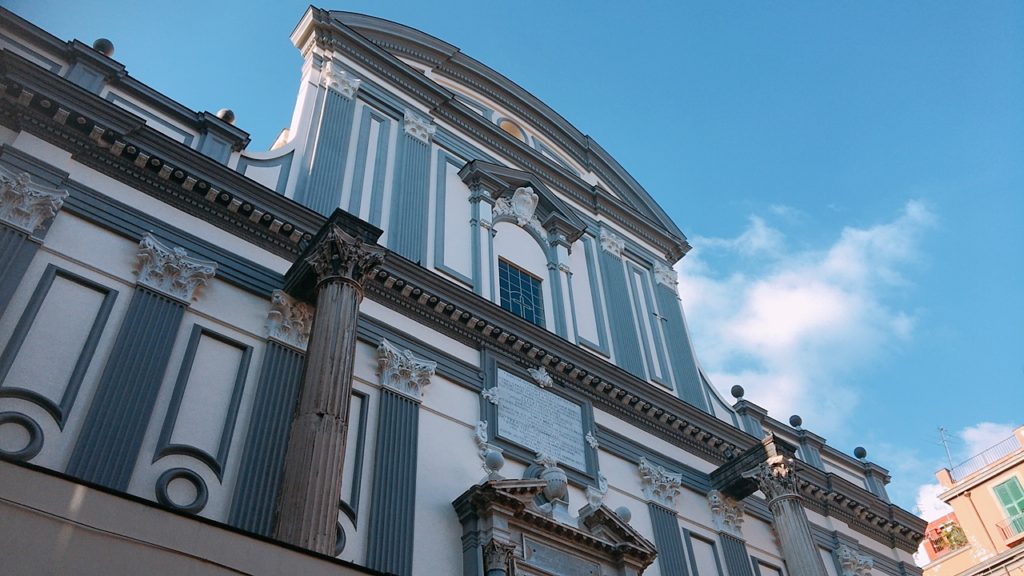 ナポリ 観光 イタリア