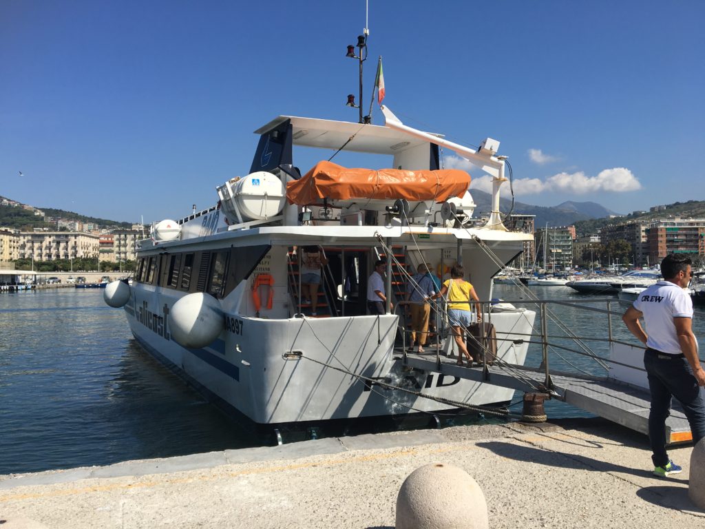 サレルノ ポジターノ フェリー 船