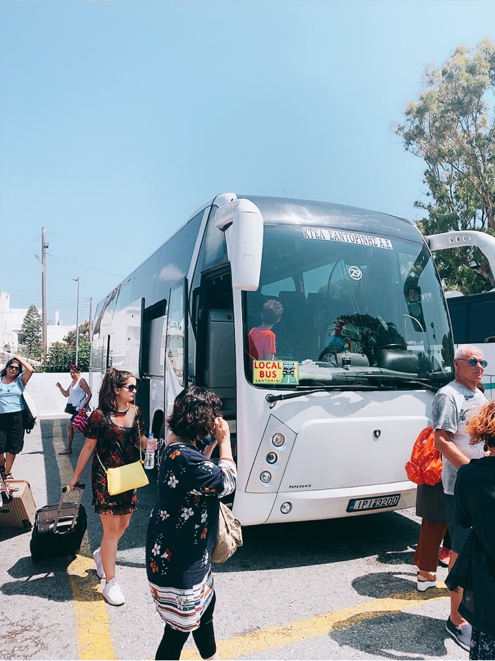 サントリーニ島 バス イア フィラ 行き方 バス 乗り方