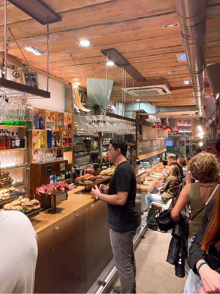 サンセバスチャン バル バル巡り 旧市街 sirimiri 店内