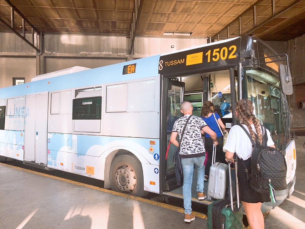 バス スペイン セビリア 空港 市内 バス 車内 車窓 プラサ・デ・アルマスバスターミナル