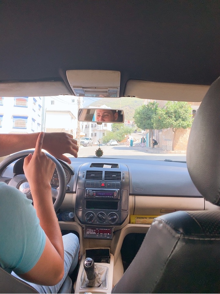 モロッコ シャウエン タクシー プチタクシー 青いタクシー