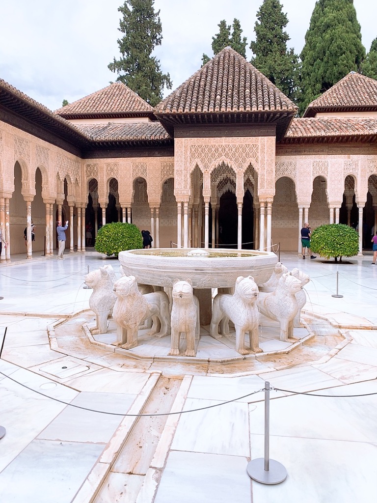 アルハンブラ宮殿 ナスル朝宮殿 グラナダ スペイン 観光 スポット