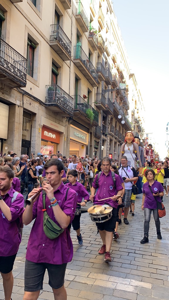 Gigantes ヒガンテス 巨大 人形 パレード スペイン お祭り バルセロナ