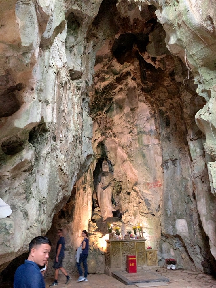 ホアギエム洞窟（Hoa Nghiem Cave）