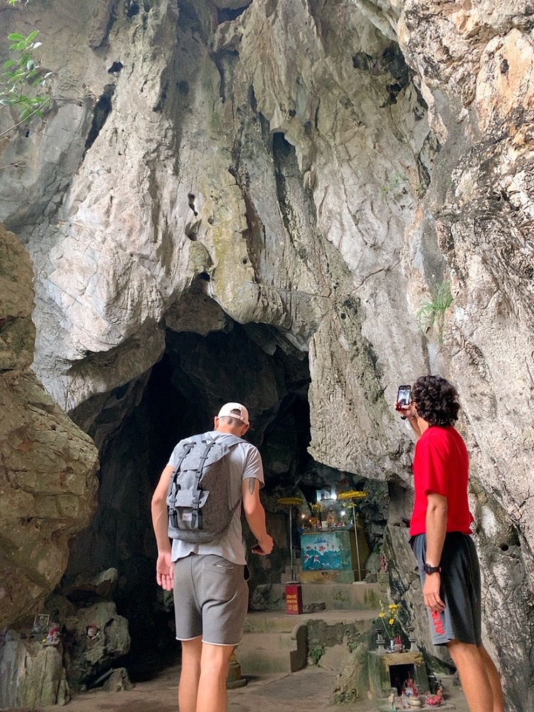 五行山 行き方 ハード 歩く 服装 洞窟 リンナム洞窟（Linh Nham Cave）