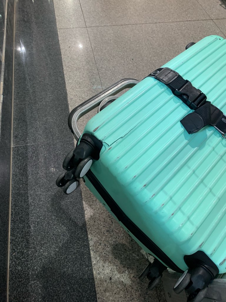 ベトナムエアライン　ベトナム航空　バック　スーツケース　破損　壊れる　修理　空港　手続き