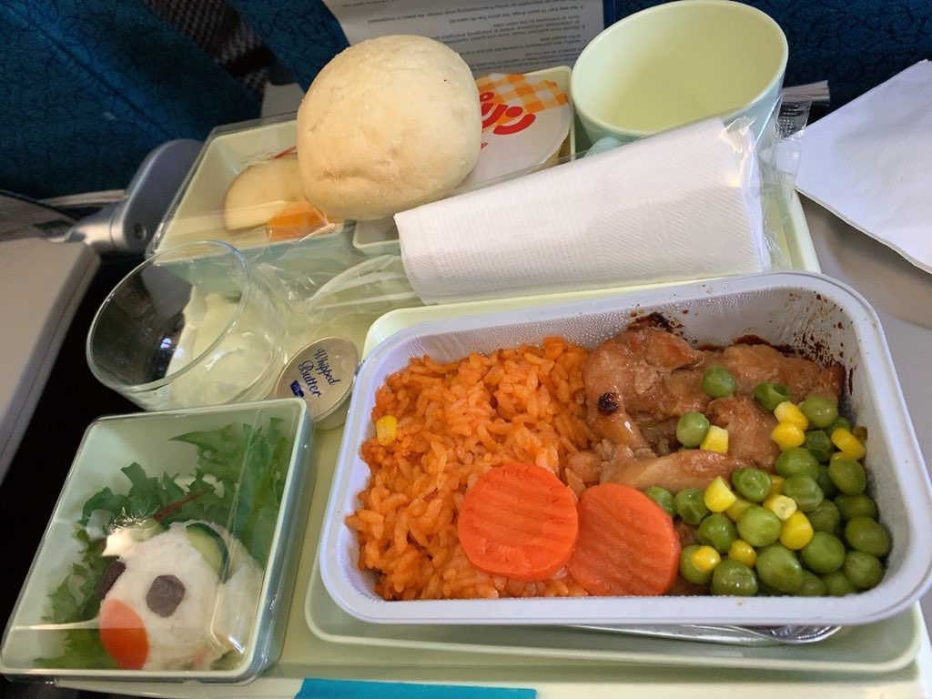 福岡　ホーチミン　ベトナム航空　機内　子連れ　ベトナムエア　ベトナムエアライン　機内食　キッズミール　子供食
